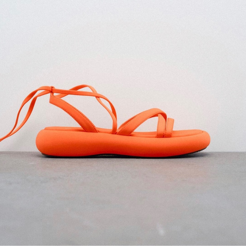 New! Zara tied strappy flat sandals